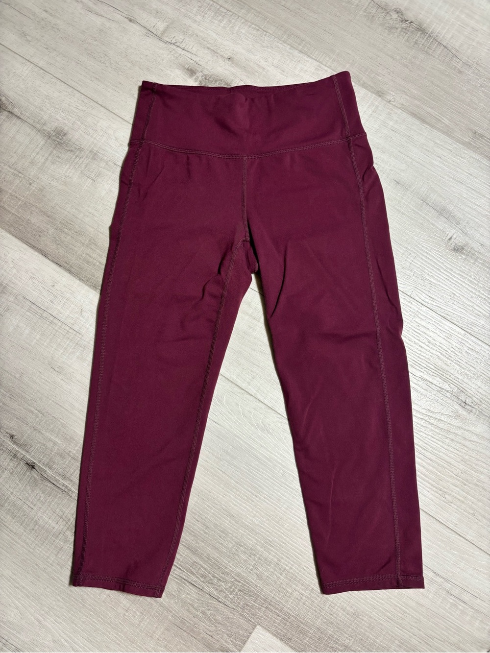 Athleta High Rise Cropped Leggings Burgundy Maroon Hidden Pocket Small